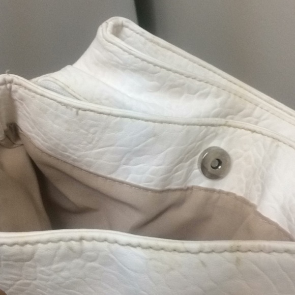 Rossetti Off White and Tan Shoulder Bag. - Picture 6 of 16